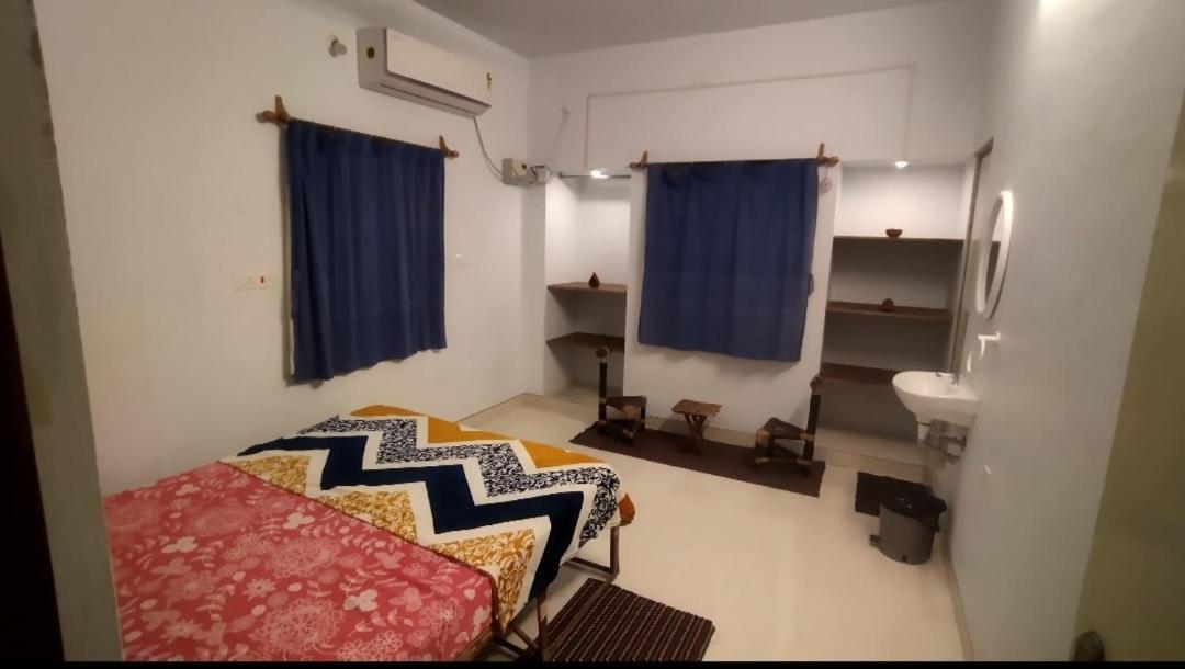 Funk Monk Villa Hostel Pondicherry Auroville Extérieur photo